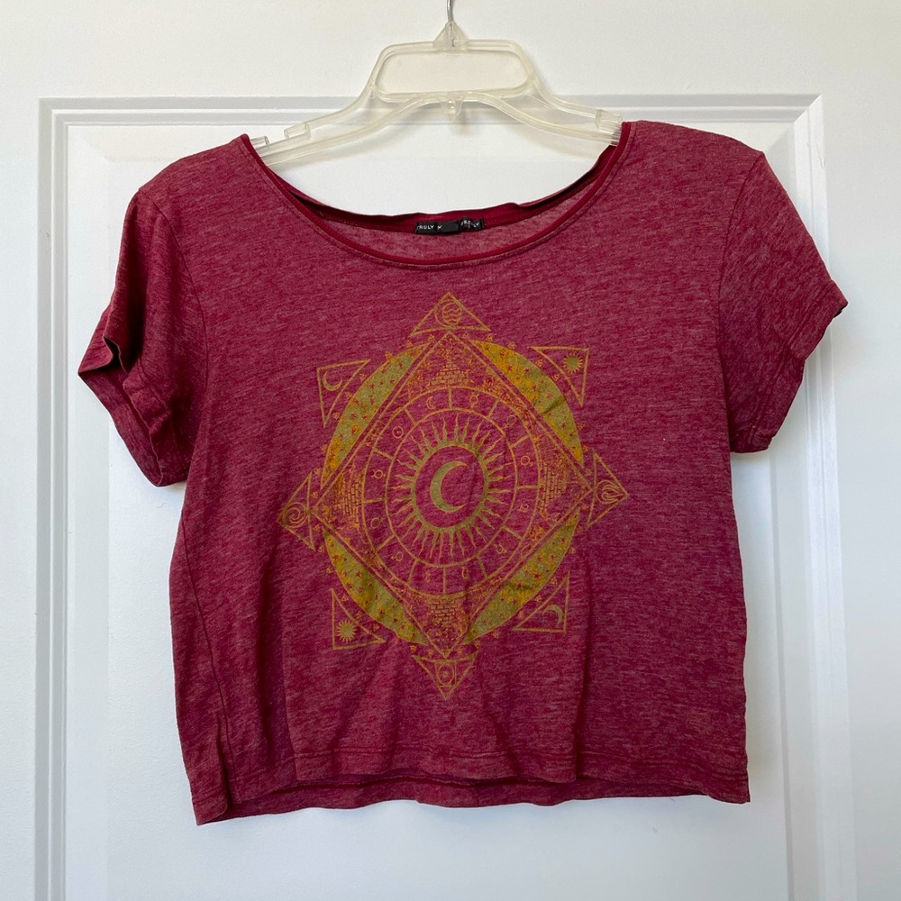 Very cute VGUC Truly Madly Deeply Zodiac crop top
